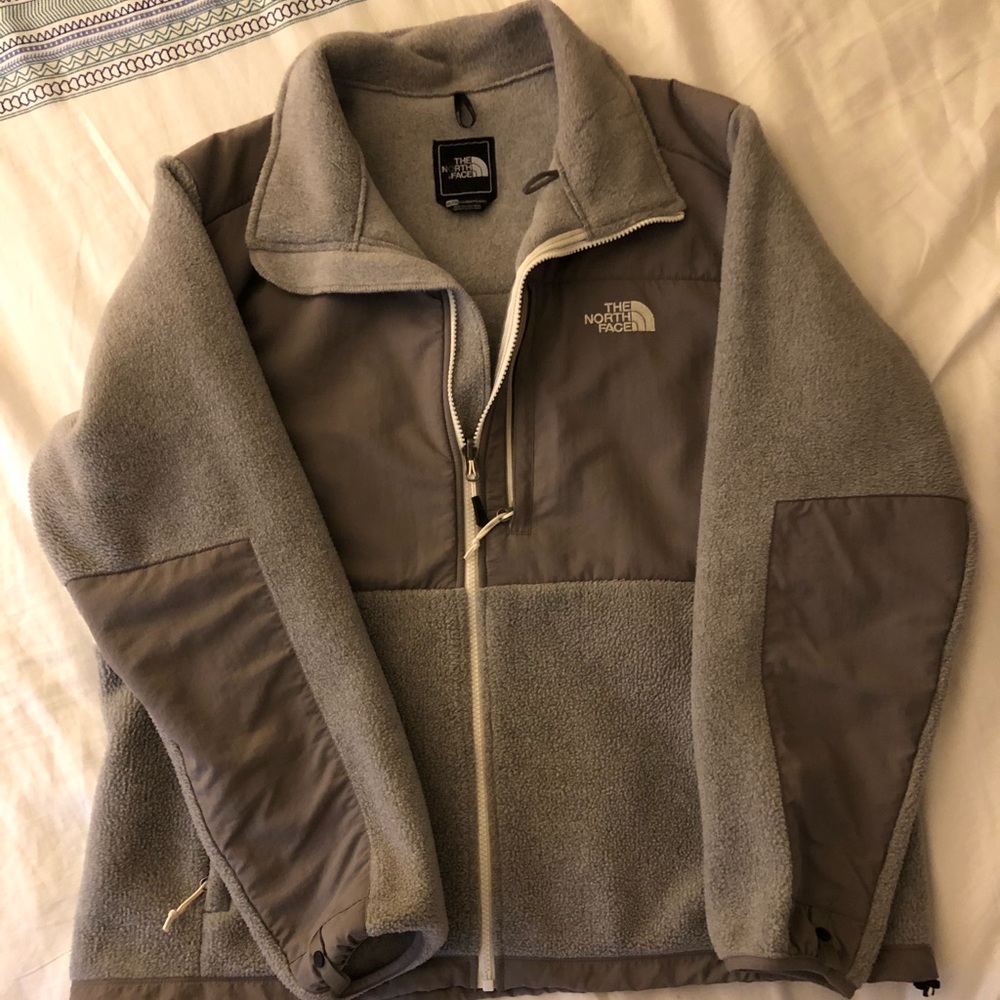 North Face Women’s Gray XXL Zip up Fleece Jacket